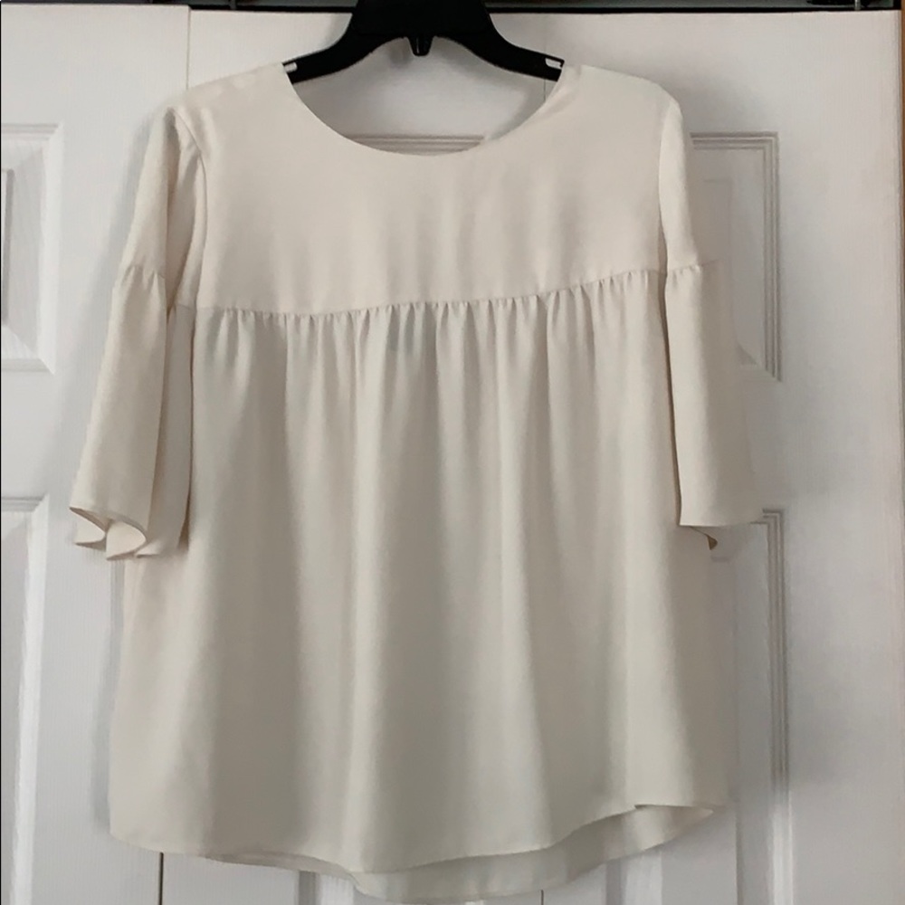 Blouse with v-back and tie